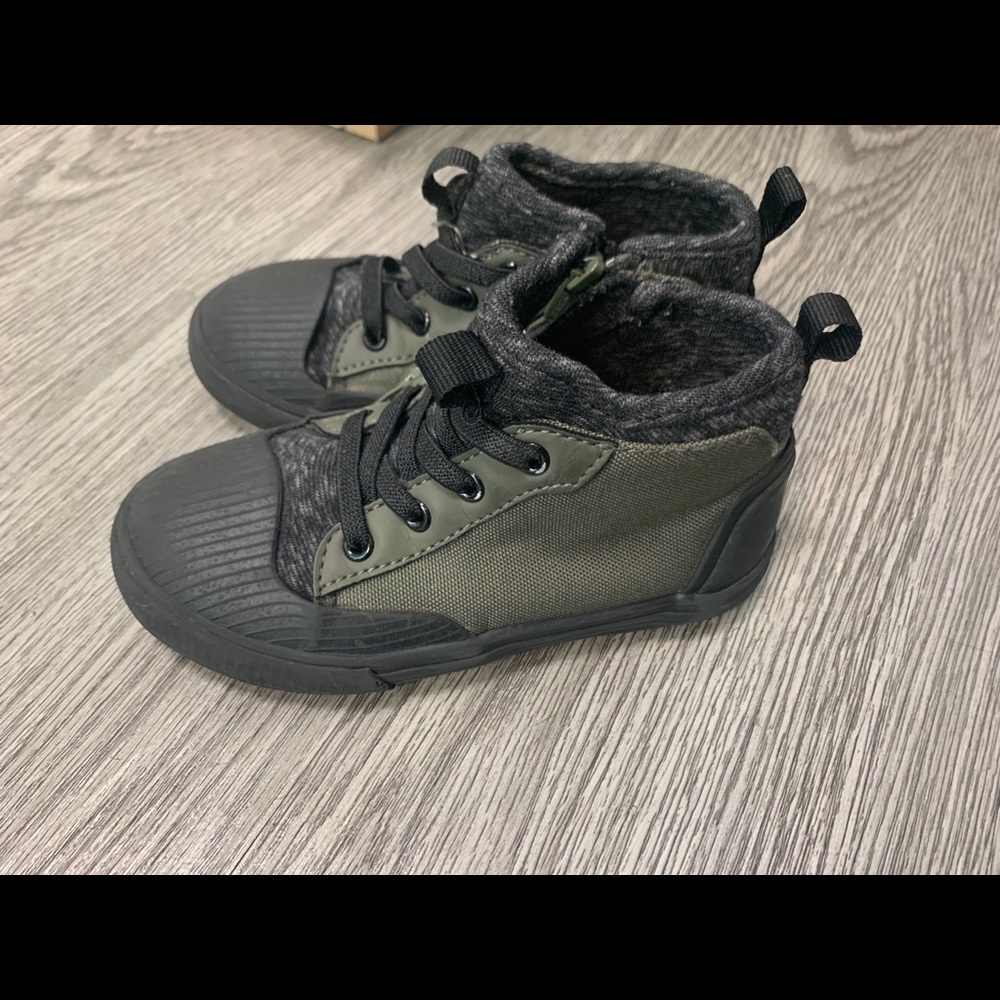 Zara Boys size 25/ 8.5 sneaker boots